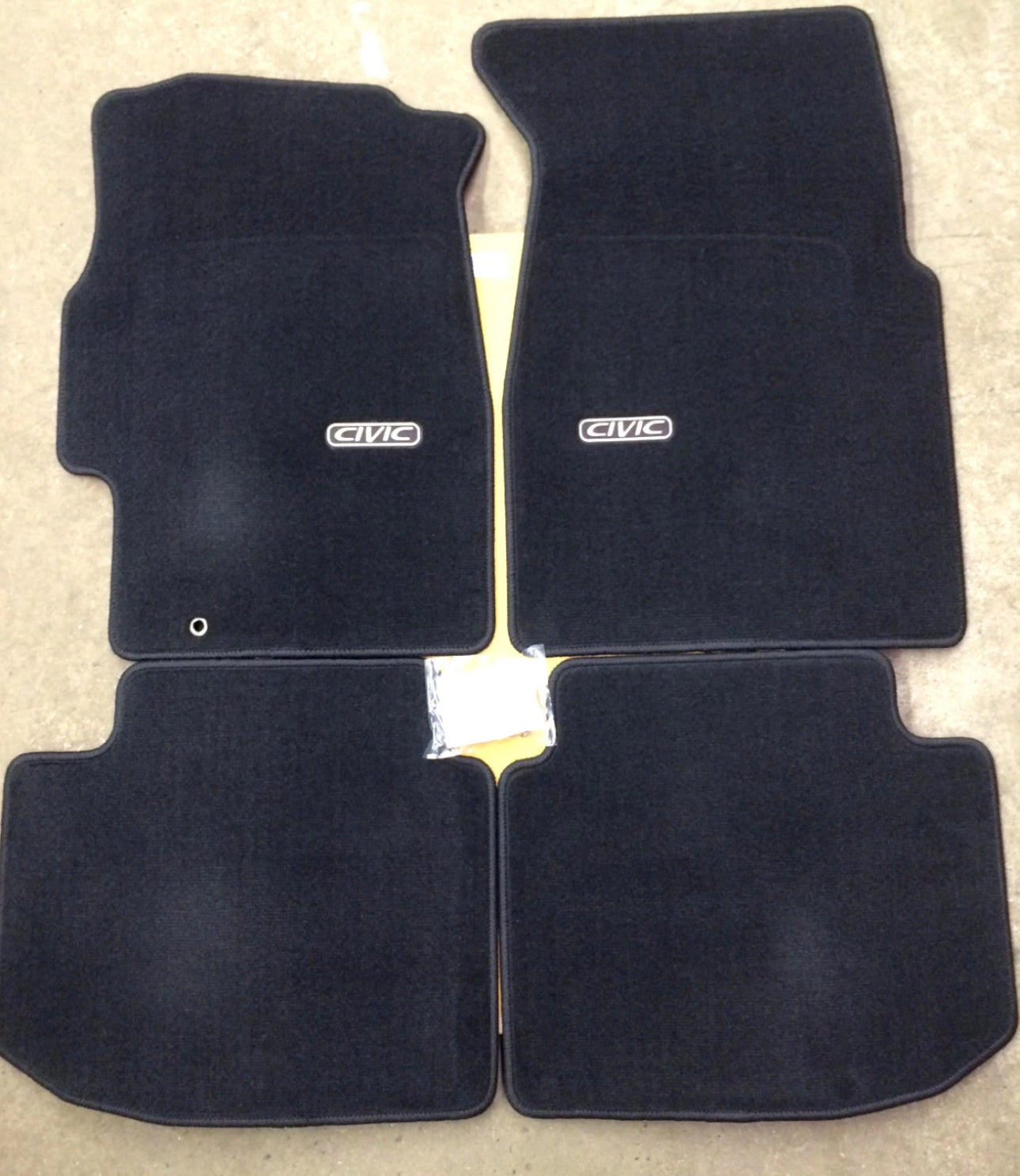 1996-2000 Honda Civic Black Carpet Floor Mat set