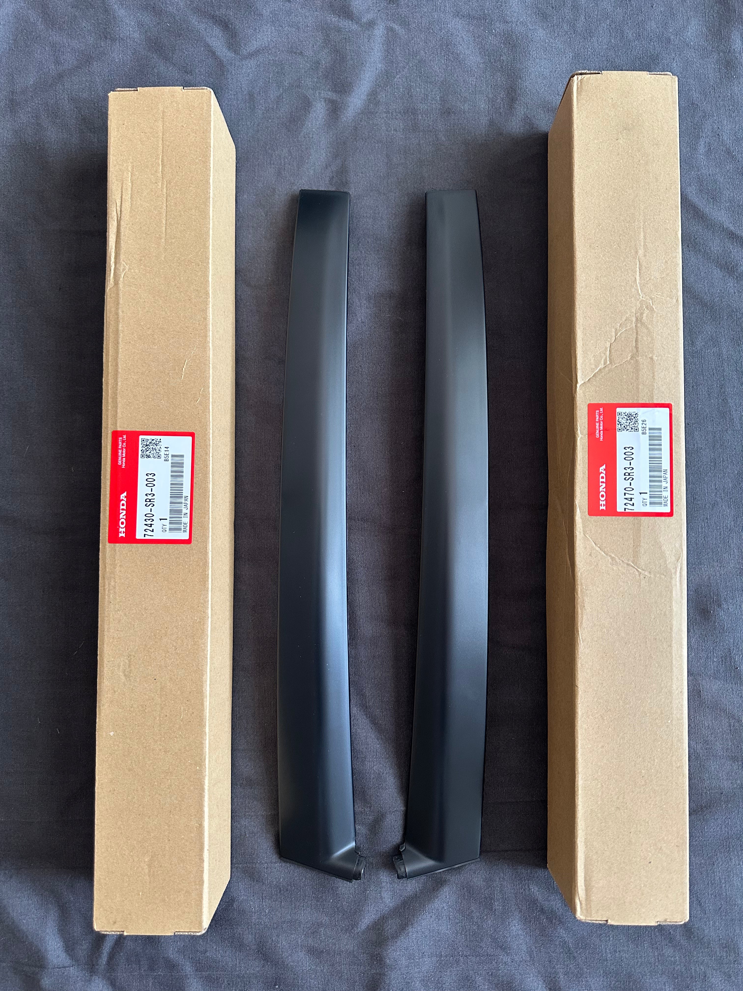Honda OEM  92-95 CIVIC 
Door Pillar Sash Garnish Trim